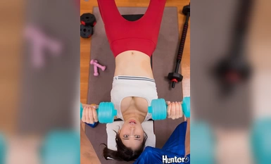 HUNTC-089 트렌디한 퍼스널 트레이너가 되면 밀실에서 미녀와 단 둘이서만! 게다가 맨투맨으로 밀착 성희롱을 마음껏 할 수 있다! 더욱 노골적으로 발기된 성기!