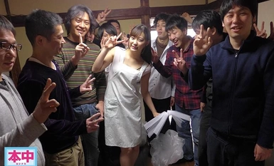 [モザイク破壊]HND-718 痴女と21人の独身男が住む家 一日過ごして中出し管理人になってください。 美谷朱里