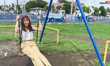 SDNM-440 Khi tôi nhìn thấy một dương vật trong bệnh viện, tôi muốn hồi sinh nó trong tư thế nữ cao bồi. Một bà mẹ y tá nói tiếng Kansai Serina Nishino, 27 tuổi Đến Tokyo từ Osaka với lý do là đi làm. Chuyện qua đêm đầu tiên tán tỉnh chồng suốt ngày. Bà mẹ một con nói tiếng Kansai muốn bị bắt nạt nhẹ nhàng trong tư thế cao bồi trước phản ứng khó tin của một người đàn ông khổ dâm.