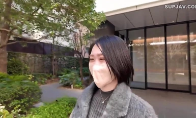 FC2-PPV-4347170 【無/第一槍】我對與丈夫的行為感到不滿意，我的性慾爆發了！我取下中間的保險套，代替她的丈夫在陰道裡操她，她用生雞雞不斷地達到高潮。