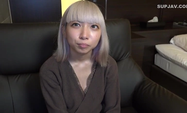 FC2-PPV-4342820 ★顔出し★素人さんがえっちな事をしにやってきた！ケース＃35　彼氏持ち、両手で掴めそう！最強スレンダー体型　あずさちゃん（21）の場合【特典付き】