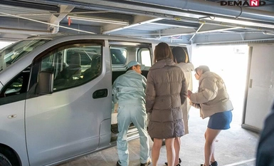 [モザイク破壊]SDMUA-009 玄関開けたら即セックス！目につくチ●ポを全てハンティングする無差別種付けヤリマン奥様達の騎乗位性交！