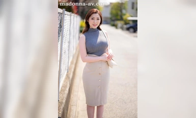 [Mosaic Destruction]JUQ-033 Dazzling G-Cup Married Woman with a Dazzling Smile Who Longs to be Fucked Hard - Hinata Kimizuka, 30 - AV DEBUT