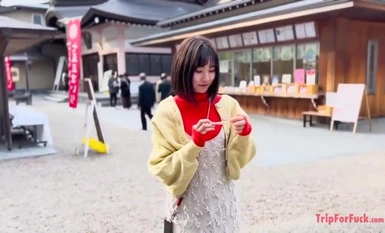 FC2-PPV-4338962 【傑作！】透明感あって華奢で清純でかわいい！めっちゃ恥ずかしがりながらも足開いたらマン汁垂れてて、経験少ないのに敏感な身体で大絶叫イキ！