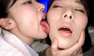 EVIS-520 唾液ベロ顔面舐めレズ