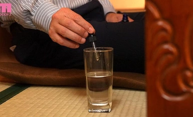 MIDV-661 전희를 좋아하는 변태 교수와 뜻밖의 룸메이트에서 몇 번이고 핥고 넘어져 쿠니 늪에 빠져 버린 나 ... 세미나 합숙 NTR21 발 질내 사정 미사키 나나