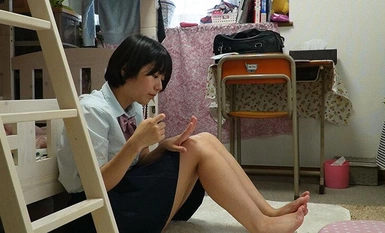 PYM-471 女学生宿舍，交配季节自慰，10 名发育中的女学生，偷拍。