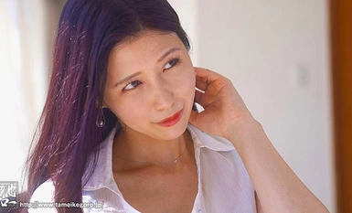 MEYD-889 清楚な見た目でSEXはグローバルー。体験人数100人7カ国のチ○ポでイキまくった妻 彩木らん32歳AV DEBUT