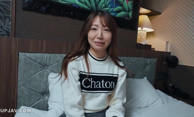 FC2-PPV-4335494 500 积分，截止至 3 月 14 日！她是一个美丽动人的女孩。