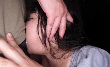 YMRK-019 Isang gang ng mga brutal na rapist na nagta-target sa mga babaeng estudyante sa kolehiyo na namumuhay nang mag-isa, sapilitang pumasok sa kanilang mga tahanan, nag-cream at pinilit na makipagtalik, biktima M (YMRK-019)