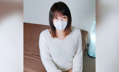 FC2-PPV-4339200 ★3/20まで半額【無修正・完全素人】こんな初々しいのに人の妻！スベスベお肌をキープした肉感的なむっちりＢＯＤＹを中年男にねっちょり愛撫され極太マラをねじ込まれればオマンコから白濁本気汁垂れ流しイキ！