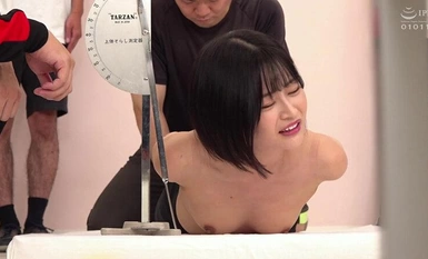 ZOZO-204 수줍은 신입 미소녀를 알몸으로 엉덩이 구멍과 질구멍 안쪽까지 시강간하는 '성희롱 압박 면접' 위험천만한 날에 질내사정을 당하고 불합격되어 울부짖는 2024년 봄의 노래!