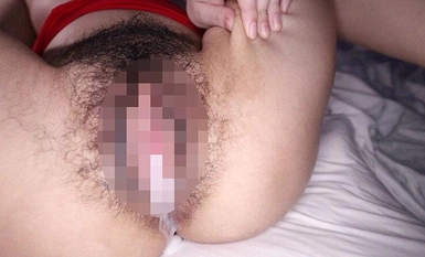 HONB-363 自然阴毛的淘气 GAL，阴道内有硬硬的分泌物。