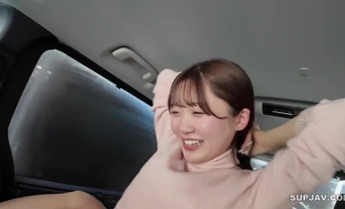 FC2-PPV-4338225 【무수정】【차내 폭사】로 리카와 미호 짱을 잠든 민중 습격 ♥ 부드러운 BODY가 카섹스 돌입. 지나가는 사람들의 시선 속에서 강제로 성기를 비틀어 넣는다!