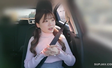 FC2-PPV-4338225 【무수정】【차내 폭사】로 리카와 미호 짱을 잠든 민중 습격 ♥ 부드러운 BODY가 카섹스 돌입. 지나가는 사람들의 시선 속에서 강제로 성기를 비틀어 넣는다!