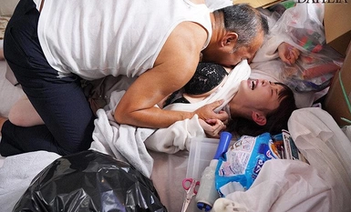 [Nawasak ang Mosaic] DLDSS-282 Ako ay nadungisan mula sa loob ng aking ari ng isang masamang matandang lalaki sa isang silid ng basura. Maaya Irita