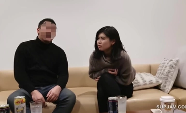 FC2-PPV-4333177 长得像牛藤芙美的高个子 JD ☆像野兽一样喘气，鼻孔鼓起，像野兽一样射精 ♡ 2 回合的现场射精 ♡