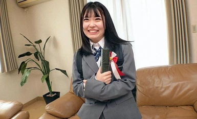 SKMJ-485 3分前まで女子○校生！～2024年～卒業式直後にガチナンパ！生まれて初めての素股体験！クリトリスがデカチンと擦れ合って我慢出来ずにヌルっと生挿入！そのまま人生初の生中だし！！