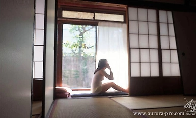 APNS-336 侄女回家后勃起的乳头 Kaisaki Tsukimoto