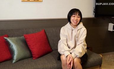 FC2-PPV-4335184 [Mo Mu]带着一个长得像丑八怪长泽麻美的孩子的妻子，在光天化日之下给人奇怪的色情、匆忙的手淫，送五岁的狗崽子去幼儿园，并向她的奸夫张开双腿。