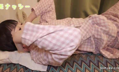 FC2-PPV-4332605 [Pajamas★Monashi] Pajamas de Ojama ♥ Picking up 19 year old cute girl in Toyoko area ♥ God body with beautiful breast and beautiful pussy ♥ Love meat！她喜欢肉，但也喜欢鸡巴，在里面射得满地都是。