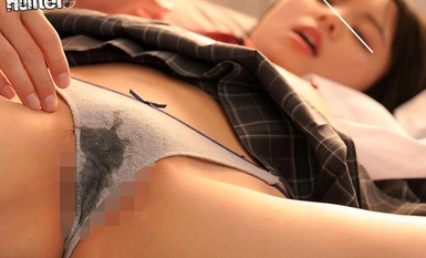 HUNTC-012 "Làm ơn...chạm vào tôi nhiều hơn..." Người bạn thời thơ ấu của tôi, người mà tôi luôn coi như anh trai, thực sự có núm vú siêu nhạy cảm! Nếu bạn chơi với con cặc của cô ấy, cô ấy sẽ ngay lập tức biến thành một người phụ nữ dâm đãng và âm hộ của cô ấy sẽ vô cùng ẩm ướt.