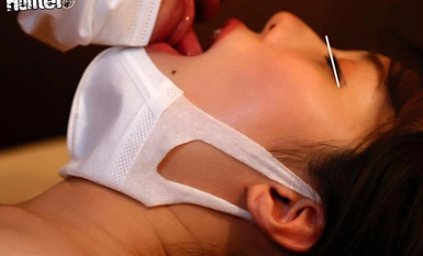 HUNTC-007 在不摘下面具的条件下，与爸爸的女孩进行阴部格斗拍摄！女孩们本应......但最后她们还是摘下了口罩和避孕套，甚至同意在里面射精！