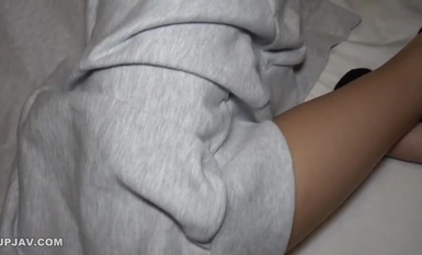 FC2-PPV-4327542 [無] 一名清潔工的已婚婦女在工作中被發現。我假裝在尋求建議，並向她扔了很多stro◯類型的東西，最後她操了我。