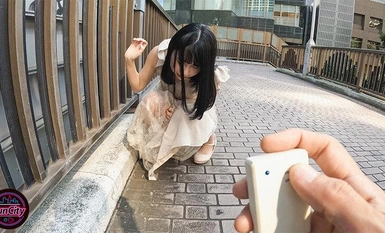 [FJIN-011 敏感的洛丽塔少女凉子，19 岁，在一次羞耻的暴露约会中泄露了大量的爱潮