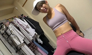 OKL-002 渚美月神聖運動服 健身小姐兼SNS網紅的美感極高的運動服！ ！請欣賞與我們生活在不同世界的高級女孩的美麗臀部、恥丘和腋窩的特寫鏡頭！ ！健身妹的大腿、屁股，甚至還尿在衣服上！ ！完全貼合身體的服裝輪廓超特寫鏡頭