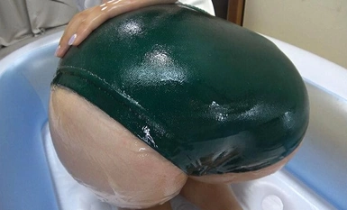 OKB-158 真白みのり ムチムチ美尻 神ブルマ 美少女やぽっちゃり娘らにピチピチブルマ＆体操着を着せ、ハミパン、ムレムレワレメを毛穴まで見えるほどの超ドアップ接写！さらに尻コキ、着衣お漏らし放尿やブルマぶっかけ等ブルマ好きに送る完全着衣フェチAV