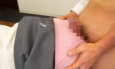 AARM-218 用阳具在穿着全背式内裤的臀部之间按压臀部射精的快感。