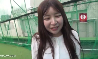 FC2-PPV-4330270 【無/初撮り】学校のマドンナ！親友の彼女をNTR、スポッチャで遊んでいる最中に興奮し野外でそのまま巨根を挿入。※特典付き