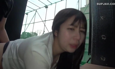 FC2-PPV-4330270 【無/初撮り】学校のマドンナ！親友の彼女をNTR、スポッチャで遊んでいる最中に興奮し野外でそのまま巨根を挿入。※特典付き