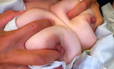 DOTM-014 Cô ấy nhìn chằm chằm vào tôi với vẻ mặt trống rỗng, nhưng cô ấy không để tôi đụ cô ấy, vì vậy cô ấy khiến tôi muốn đụ cô ấy và bắt đầu xoa bóp ngực tôi.