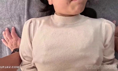 FC2-PPV-4328059 Terdedah sepenuhnya! Seorang pelajar kolej wanita berusia 18 tahun kini bekerja di kafe pembantu rumah yang sangat terkenal! ! Seks luar rumah pertama, di tepi jalan di mana pejalan kaki datang dan pergi sejauh 1m, dan dia merangkap berter