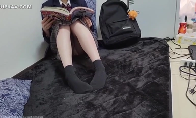 FC2-PPV-4328614 額頭醬。我打電話給她回家慶祝我的生日，並吃了她的第二次生體內射精。