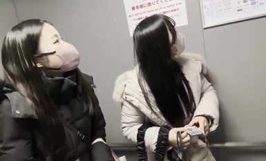 FC2-PPV-4326418 限价一周！一个身材窈窕的美女和一个失意的朋友。英俊清纯的女友和身材窈窕的失意好友聚在一起玩 3P，一次被干，一次被口交。