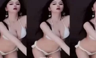 DooYu super popular goddess [Zhang Qige] August latest dew point breast rubbing compilation 29
