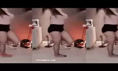 鬥魚超人氣女神【張琪格】8月最新露點揉乳合輯 8