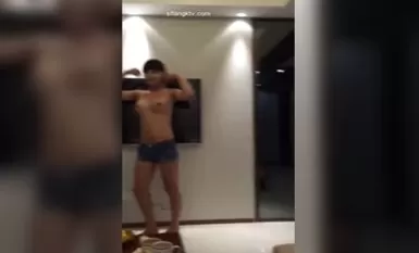 自慰系列之跳舞