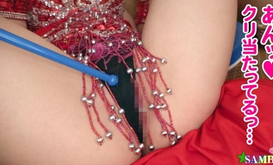 [马赛克毁灭]MAAN-950[太色情、太可爱、太骚]两个美女互相露阴，用W型鸡巴互操！她们轻松地升华到无情的手交和口交！ 她们本能地全速抽插，并在对方身上射精！他们会用激情的性爱让你射精！嘉年华搭讪游戏] [爱理, 舞]