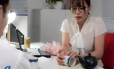 XVSR-748 私、コミュ障でなかなか人と馴染めなくて…。大人しくて目立たない「地味女」を脱がせたら凄いスタイルで凄いエロ淫で興奮してそのまま生中出し！！ 都月るいさ