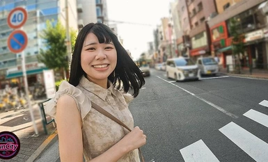 FJIN-011 恥ずかしい露出デートでアヘ潮ダダ漏れしちゃった敏感ロリっ娘 りょうちゃん19歳