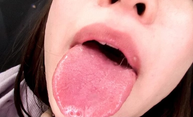 EVIS-517 [语言淫荡的女人] 主观舌吻，吐唾液手交。