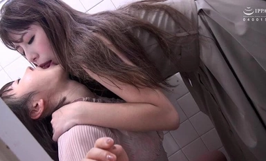AUKT-010 Ciuman lesbian, persetubuhan lidah yang cabul ~Kami tergila-gila dengan cinta hisap mulut~