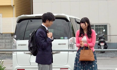 DVMM-070 美颜MM号 唯美人妻魔镜 好朋友对战好朋友的妈妈们！处女反向搭讪射精大战！ 3 已婚妇女给刚认识的年轻处女打手枪、自慰和口交，尽管她为此感到羞耻！一个刚认识已婚妇女的年轻处女羞于给她打手枪、自慰和口交！