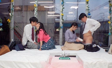 DVMM-070 美颜MM号 唯美人妻魔镜 好朋友对战好朋友的妈妈们！处女反向搭讪射精大战！ 3 已婚妇女给刚认识的年轻处女打手枪、自慰和口交，尽管她为此感到羞耻！一个刚认识已婚妇女的年轻处女羞于给她打手枪、自慰和口交！