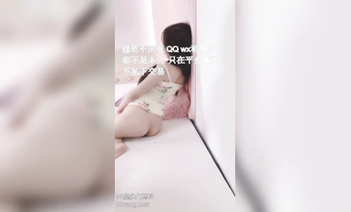 [คิดถึงดวงดาวบนท้องฟ้า] สาวสวยในชุดกระโปรงลายดอกไม้และเข็มขัดแขวนถูกเครื่องสั่นโจมตีแล้วเจาะเซ็กส์ของเทพธิดาตัวสั่นด้วยความปีติยินดีและอยากจะตาย