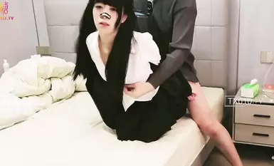 Ang waiter na si Mr. MRTU ay nagsasanay sa sex slave sa isang espesyal na pagsasanay ng JK slave slave school girl at sinisiraan siya ng husto kaya nawalan siya ng malay at hindi niya mahawakan ang kanyang puki, at ang semilya ay umaagos ng ligaw.